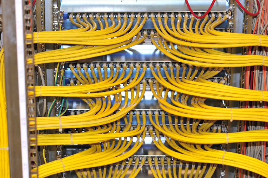 Installation-de-cablage-categorie-7a-bandeaux-rj45-keystone