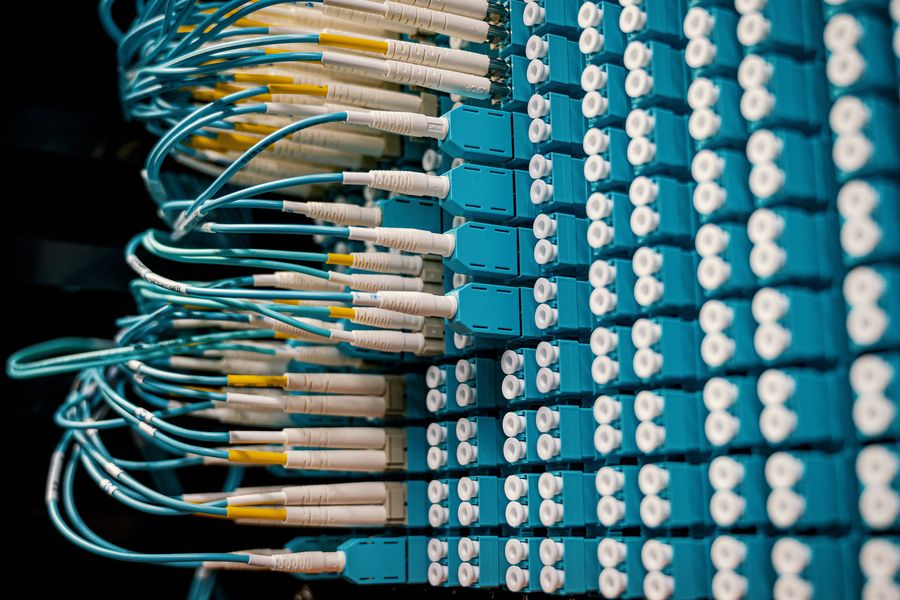 Raccordement-et-brassage-fibre-optique-haute-densite