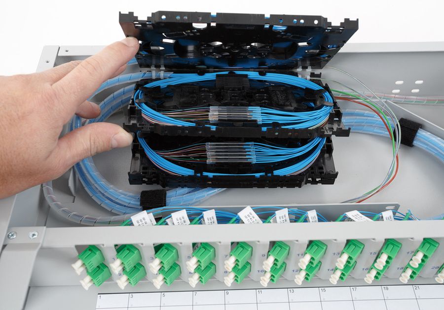 Tiroir-et-cassette-fibre-optique-haute-densite
