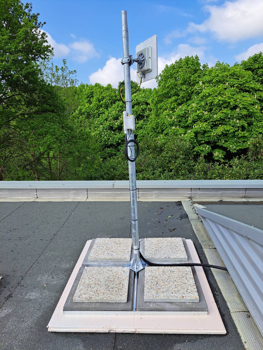 Liaison-radio-point-a-point-sur-toit-terrasse